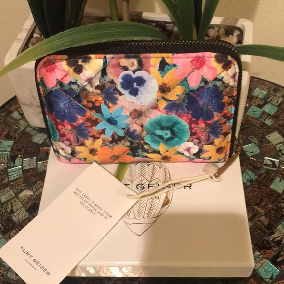KURT GEIGER Small Zip Around Wallet Nylon Floral OPEN MISCELLANEOUS - Picture 4 of 17